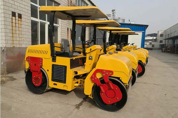 <a href='http://m.cnledworld.com/product/77.html' target='_blank'>振動壓路機</a>