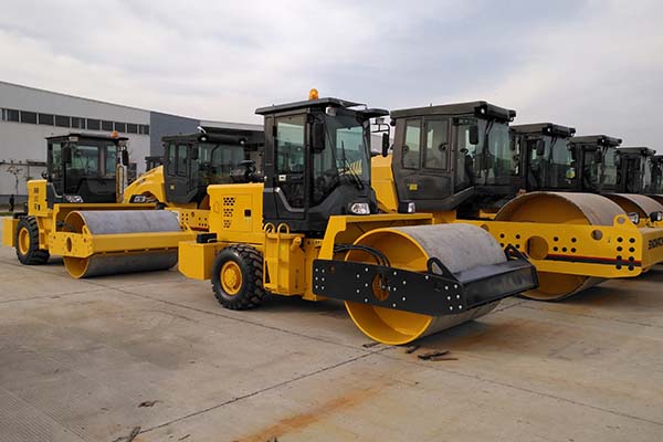 <a href='http://m.cnledworld.com/product/77.html' target='_blank'>振動壓路機</a>